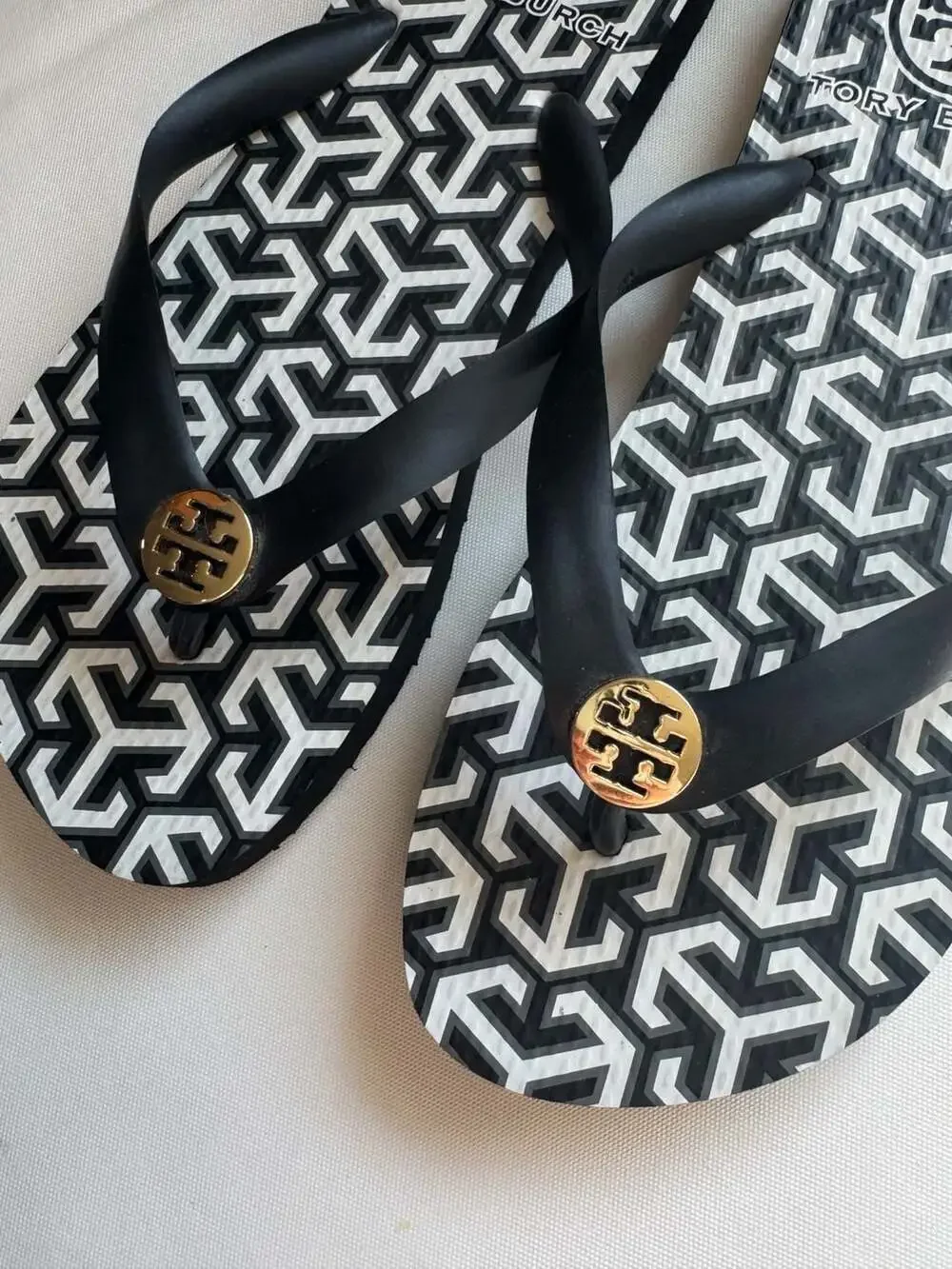 Tory Burch Geometric Logo Flip Flops Black White Resort Beach Sandals Size 8